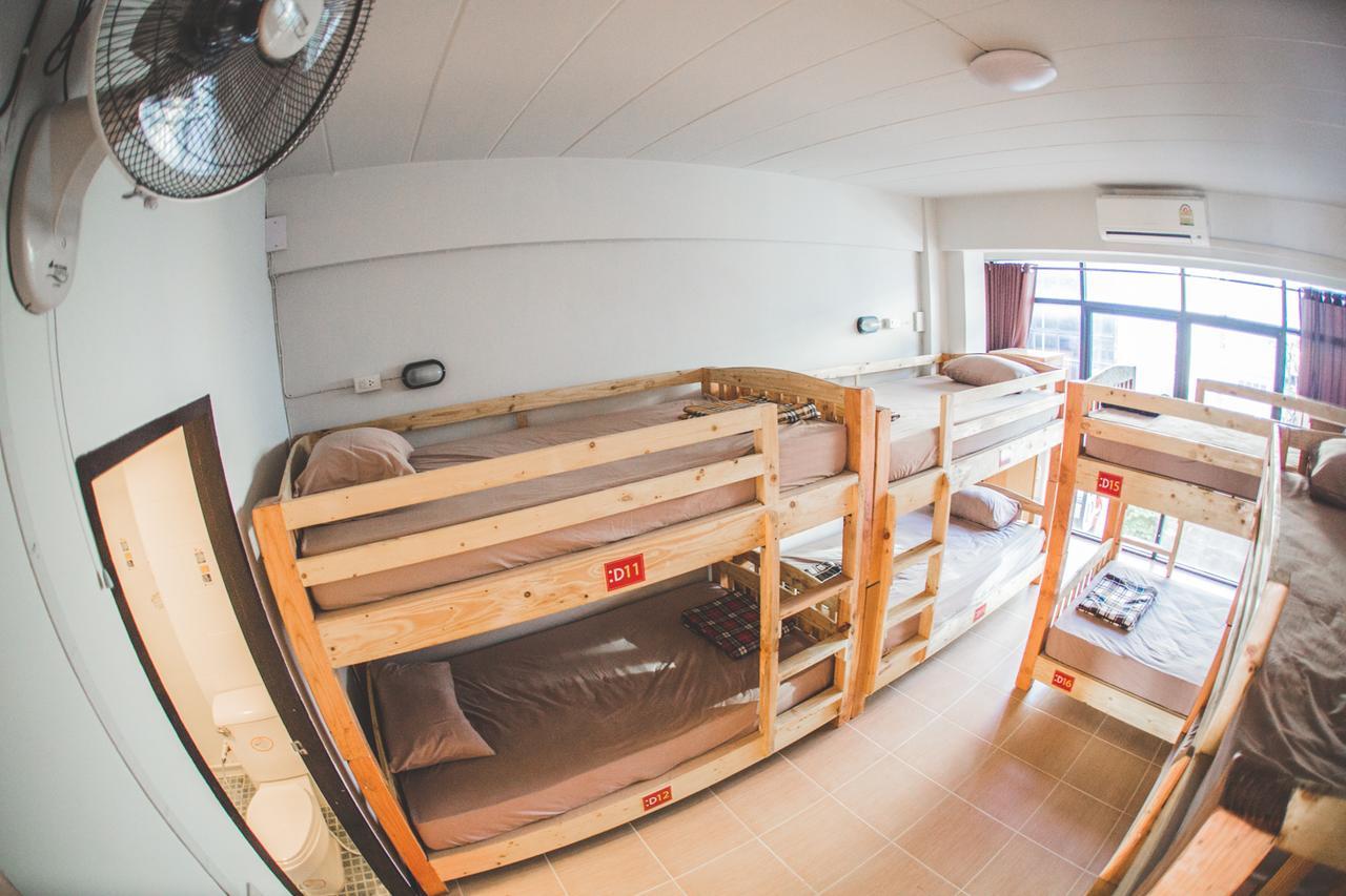 Hostel Dee Marc Chiang Mai Zewnętrze zdjęcie